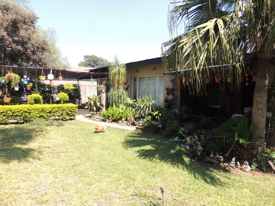 4 Bedroom Property for Sale in Oos Einde North West